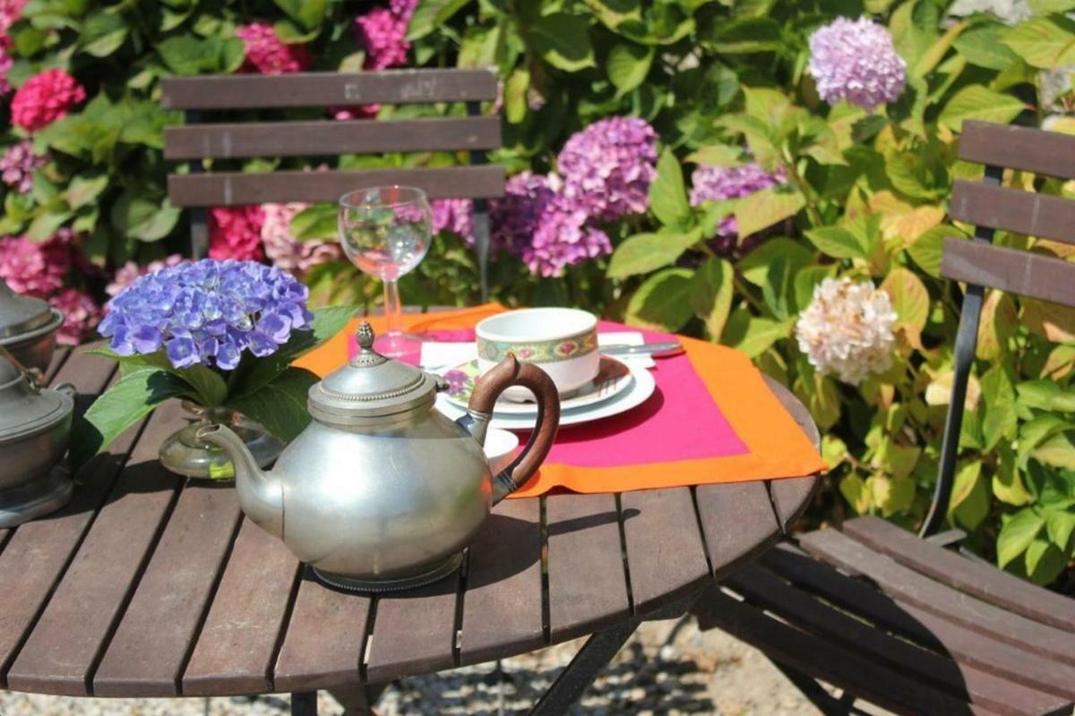 Manoir De Kerliviry Bed & Breakfast Cleder Exterior photo