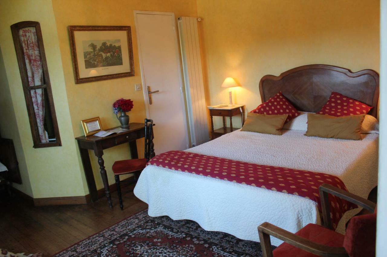 Manoir De Kerliviry Bed & Breakfast Cleder Exterior photo